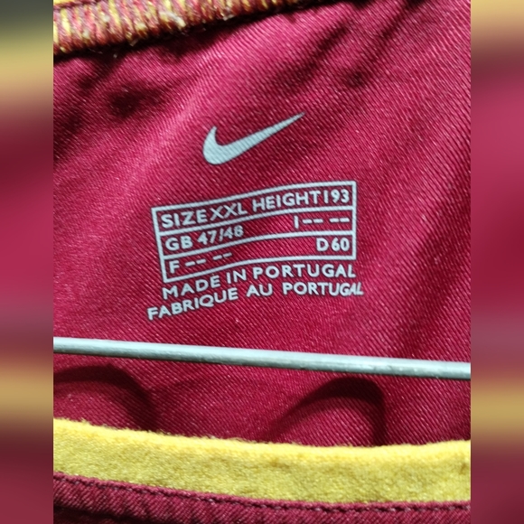 2002 Portugal Jersey - Picture 5 of 7